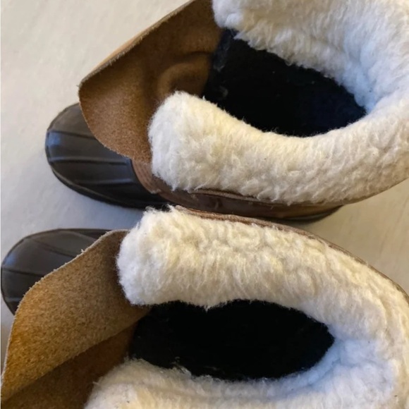 🎉HOST PICK❣️🎉 Eddie Bauer Brown and Tan Rain or Snow Boots with Shearling Lining - Picture 7 of 8